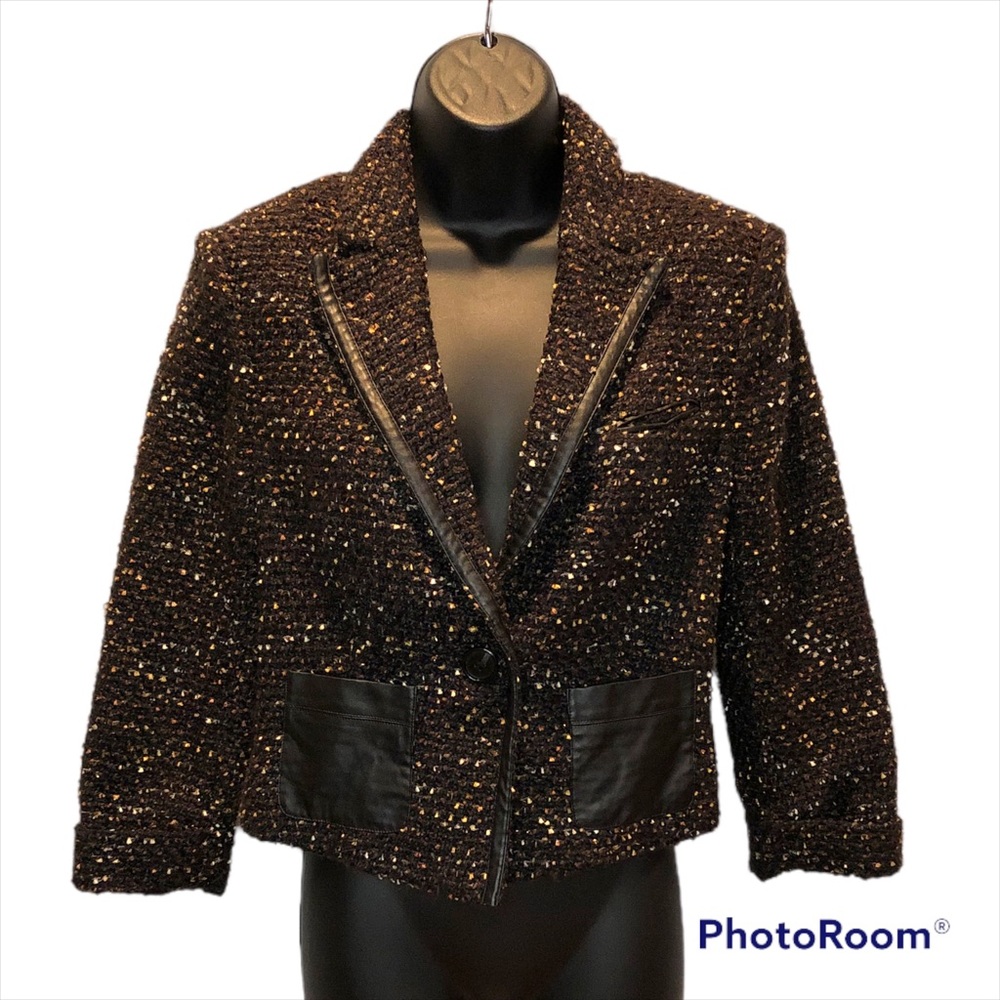 Vince Camuto Cropped Boucle 3/4 sleeve Jacket. Size 6.